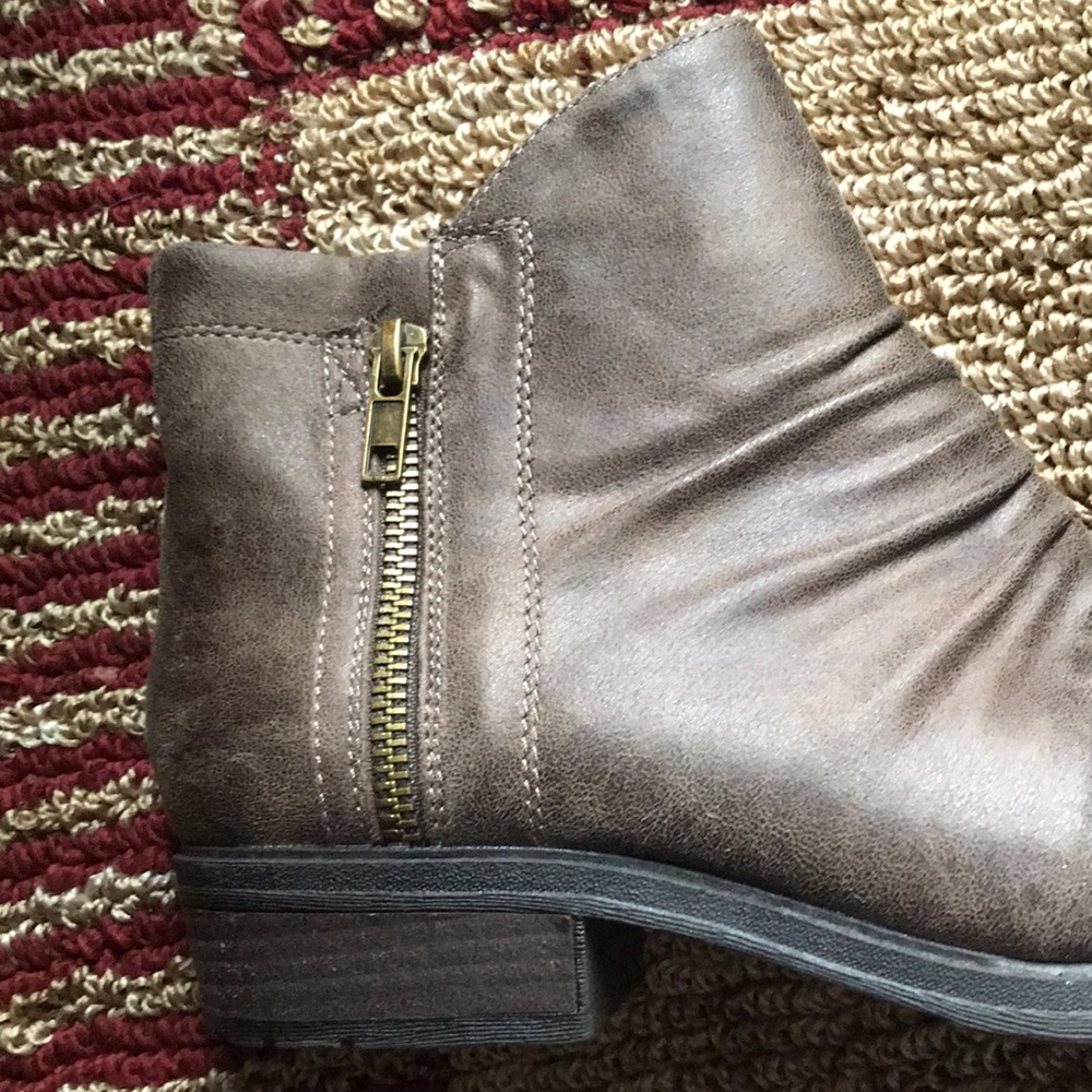 Brown booties - Picture 3 of 5